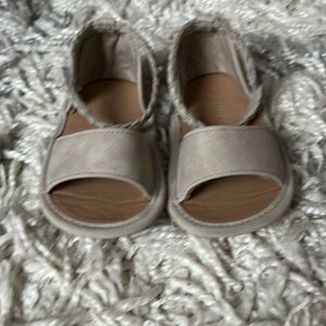 Old navy sandals 18-24 months